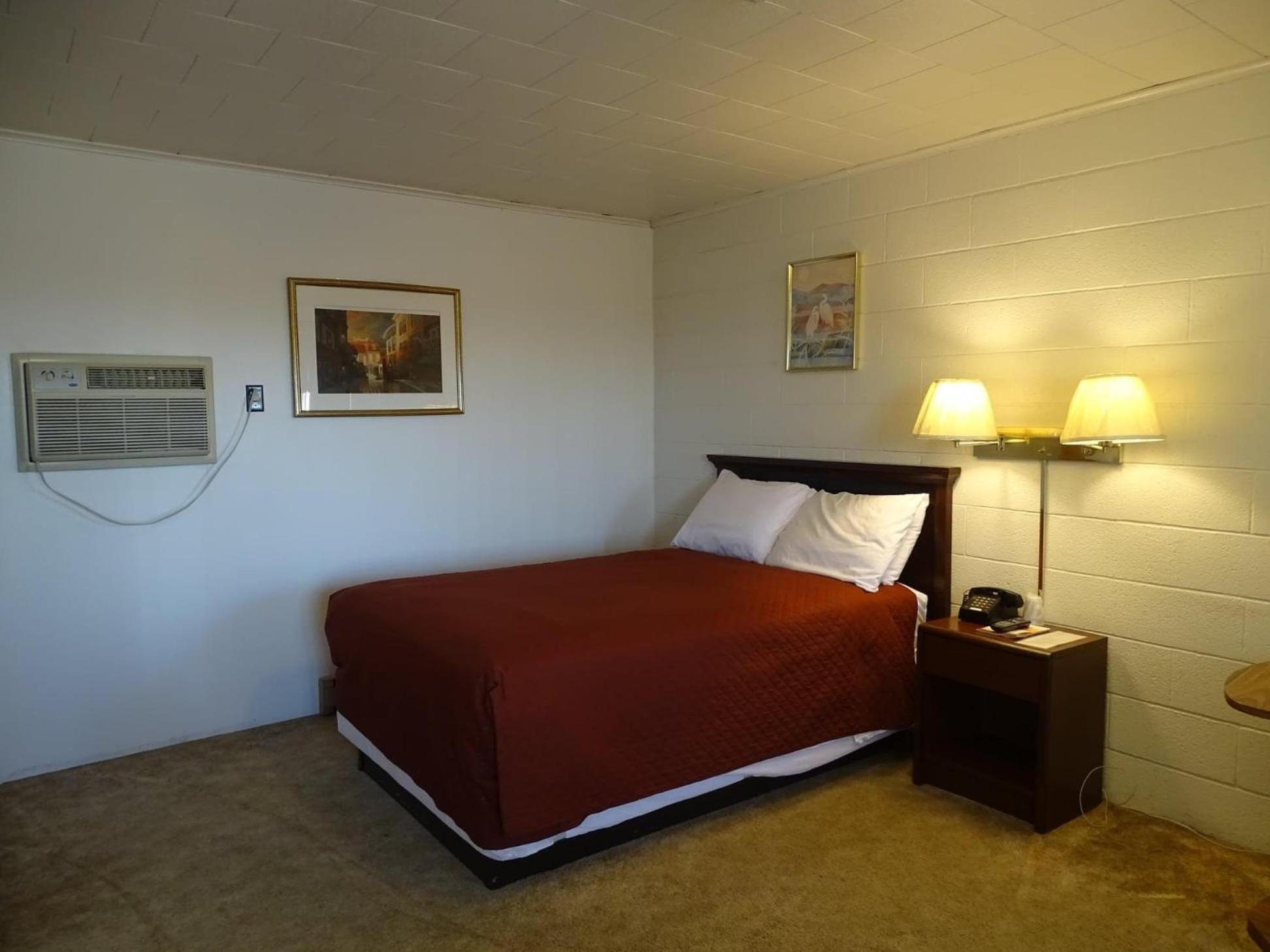 Oyo Hotel Prairie Winds Carthage Keokuk Hwy 136 Exterior photo